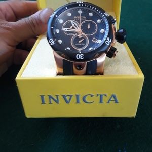 Men wach invicta
